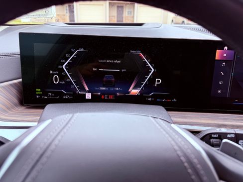 Used 2023 BMW X7 xDrive40i w/ Premium Package image 15