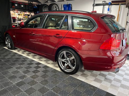 Used 2012 BMW 328i xDrive Wagon AWD/4WD image 14