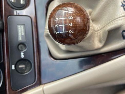 Used 2000 MAZDA MX-5 Miata image 24