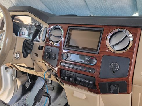 Used 2008 Ford F350 Lariat image 10