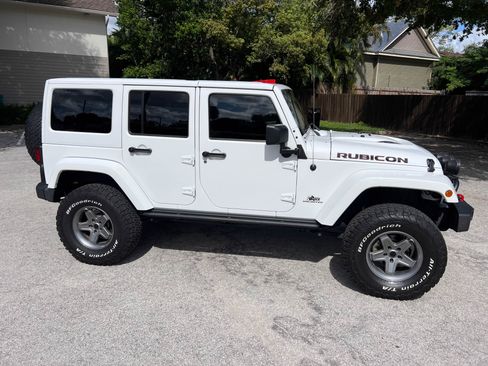 Used 2015 Jeep Wrangler Unlimited Rubicon image 6