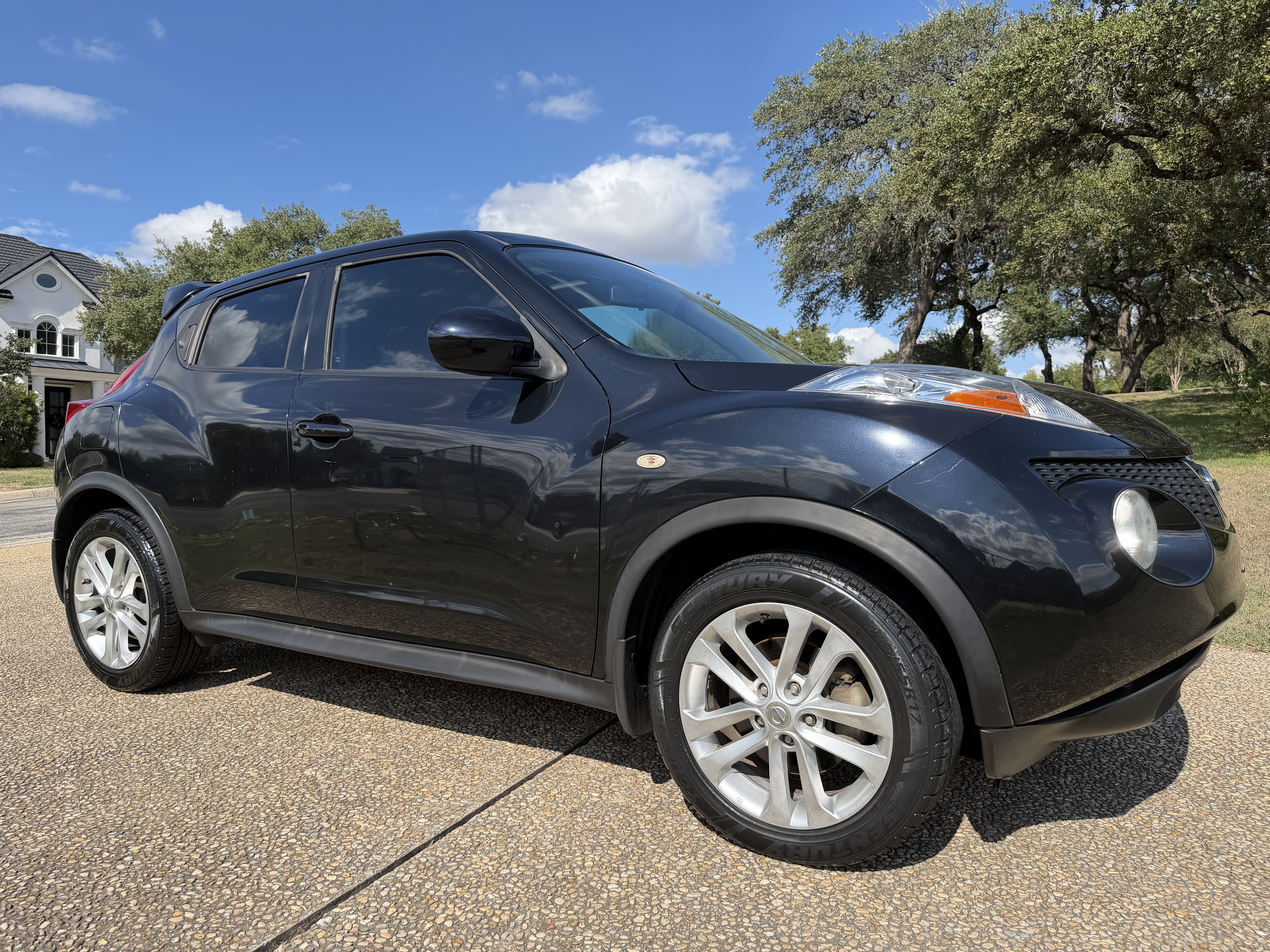 Used 2012 Nissan Juke SV AWD/4WD image 1