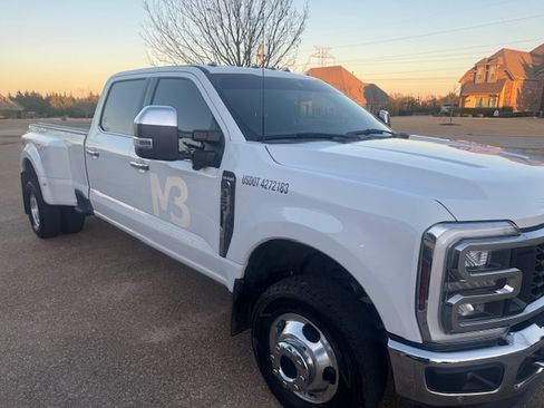 Used 2024 Ford F350 King Ranch w/ Chrome Package image 4