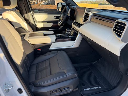 Used 2023 Toyota Sequoia Capstone image 14