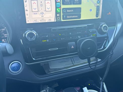 Used 2020 Toyota Highlander Platinum image 14