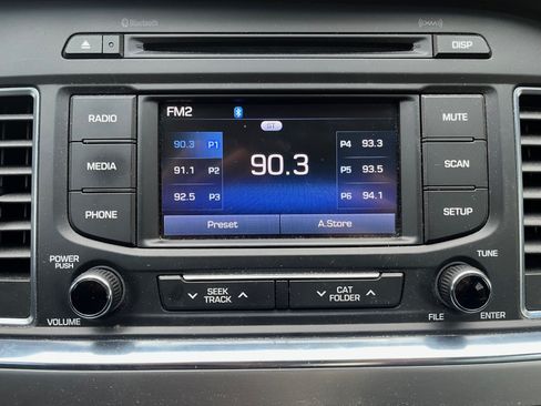 Used 2016 Hyundai Sonata Limited image 28