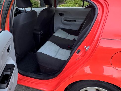 Used 2012 Toyota Prius C Two FWD image 9
