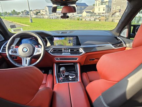 Used 2020 BMW X5 M Competition w/ Executive Package image 19