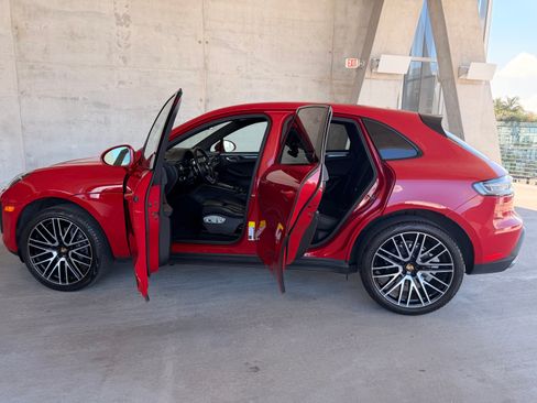Used 2023 Porsche Macan AWD/4WD image 10