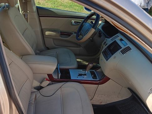 Used 2006 Hyundai Azera Limited image 8