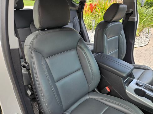 Used 2024 Chevrolet Blazer LT w/ Midnight/Sport Edition FWD image 18