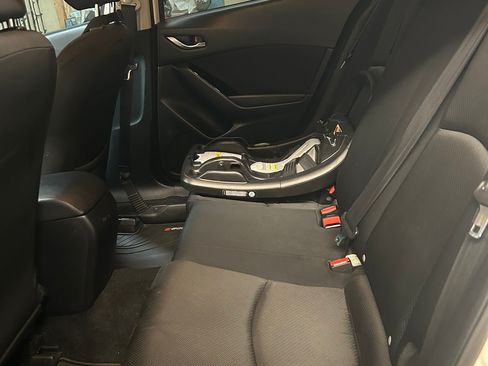 Used 2017 MAZDA MAZDA3 Sport image 8