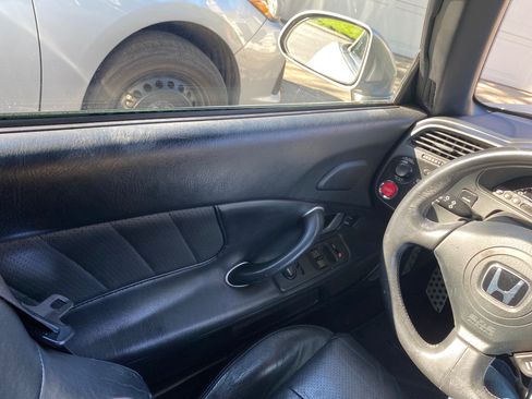 Used 2005 Honda S2000 image 29