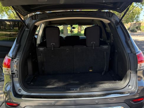 Used 2014 Nissan Pathfinder SV image 12