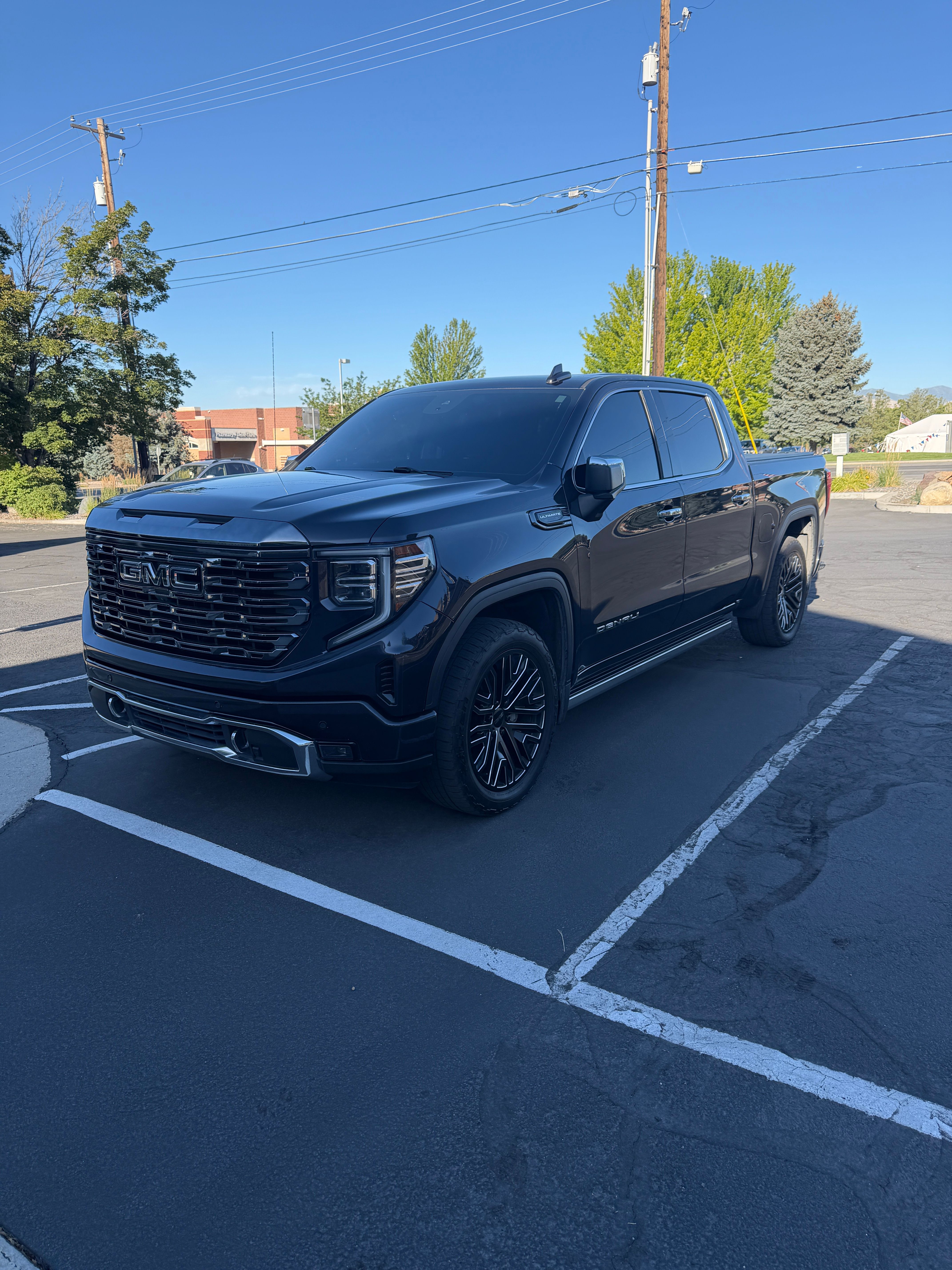 Used 2022 GMC Sierra 1500 Denali Ultimate AWD/4WD image 1