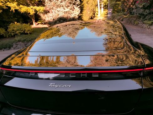 Used 2021 Porsche Taycan RWD image 16