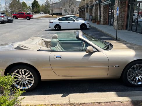 Used 2002 Jaguar XK8 Convertible image 18
