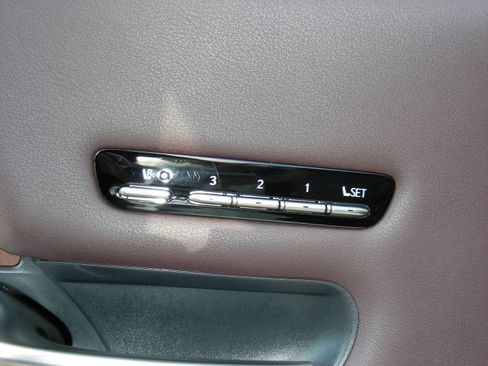 Used 2018 Lexus LS 500 500 Sedan 4D w/ Accessory Package (Z2) image 18