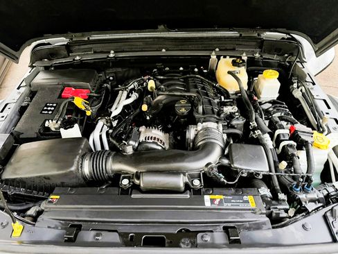 Used 2022 Jeep Gladiator Rubicon w/ LED Lighting Group AWD/4WD image 18