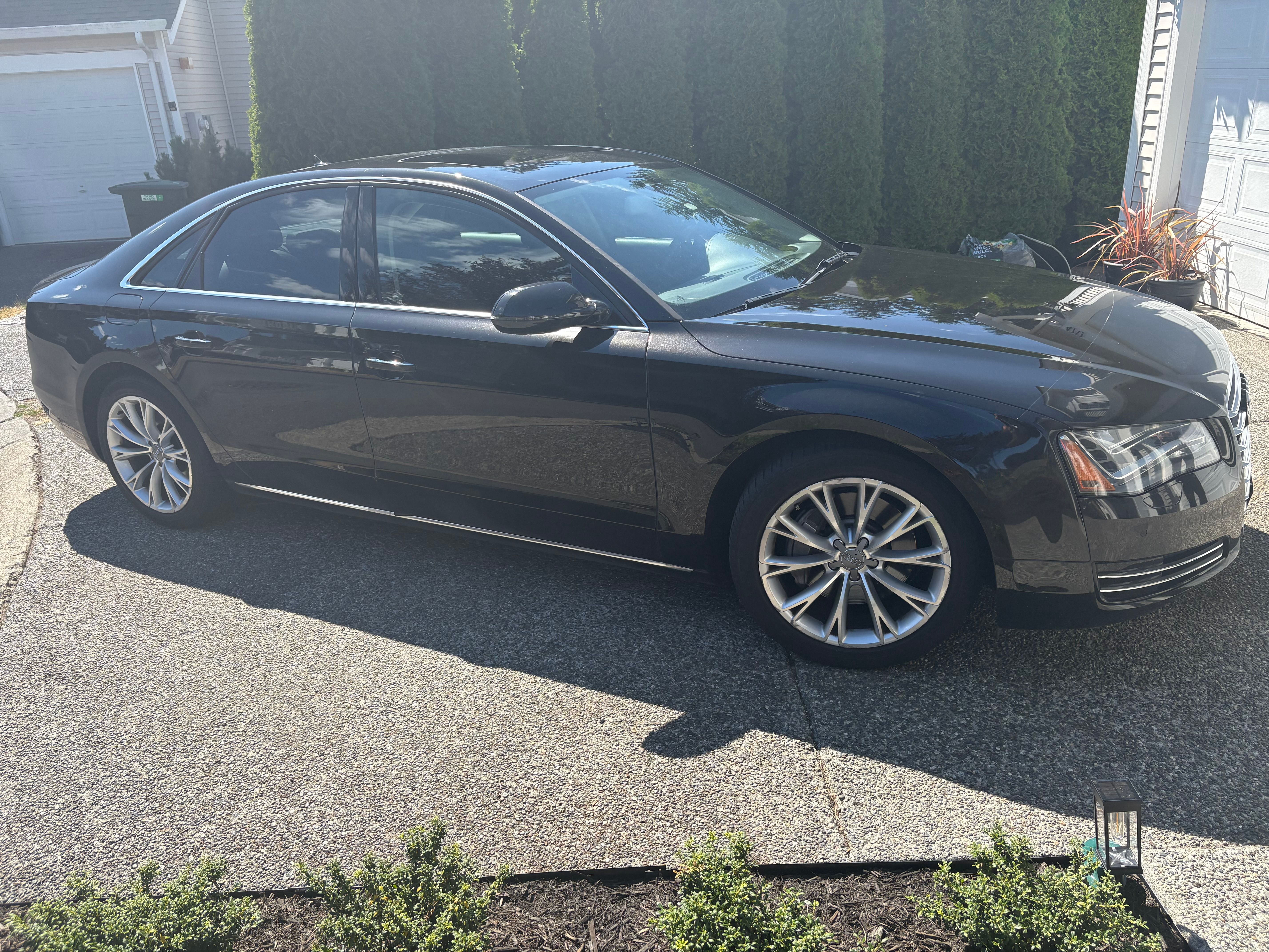 Used 2013 Audi A8 3.0T AWD/4WD image 4