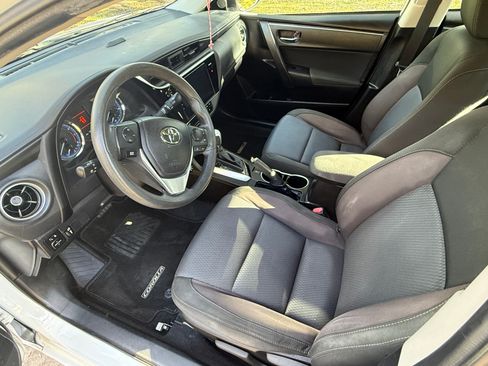 Used 2017 Toyota Corolla LE image 9