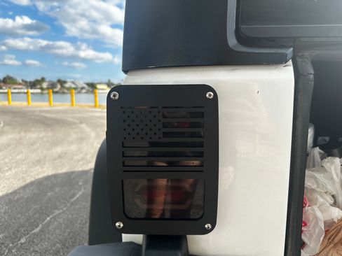 Used 2015 Jeep Wrangler Sport image 11