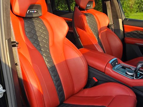 Used 2020 BMW X5 M Competition w/ Executive Package image 28