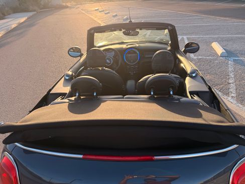 Used 2017 MINI Cooper S image 14