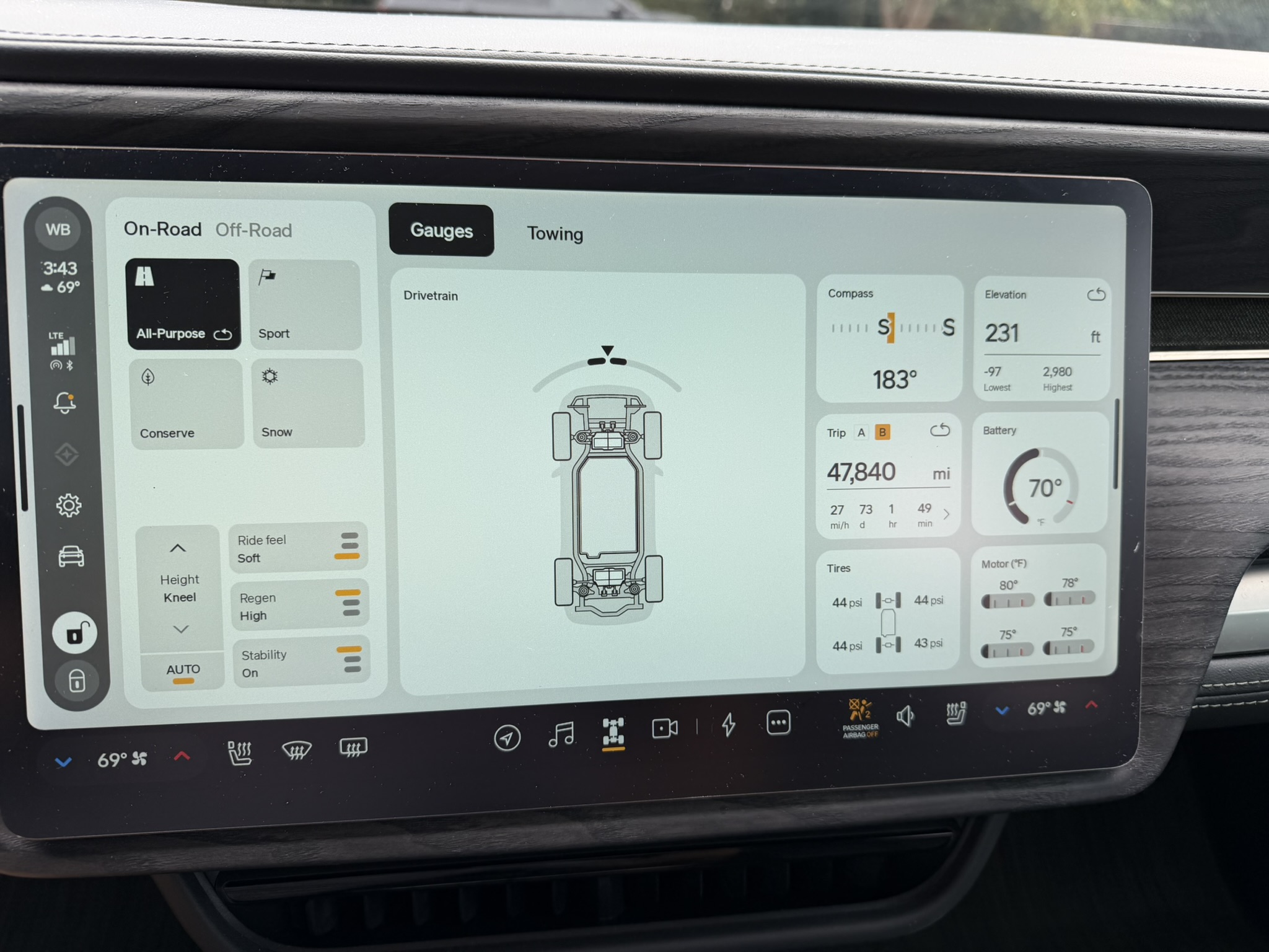 Used 2023 Rivian R1S Adventure Quad AWD/4WD image 19