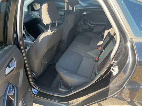 Used 2017 Ford Focus SE FWD image 10