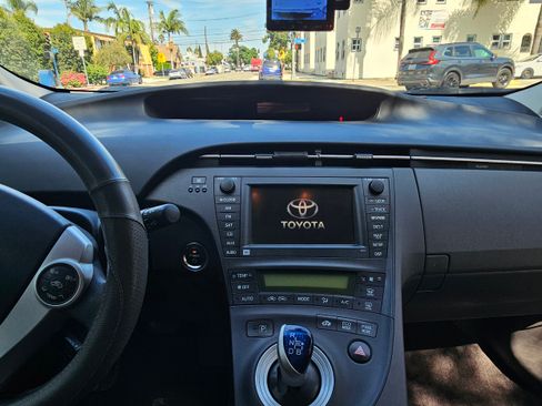 Used 2010 Toyota Prius Five image 9