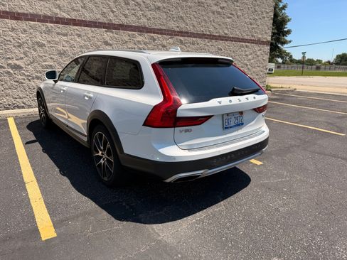 Used 2020 Volvo V90 T6 Cross Country AWD/4WD image 9