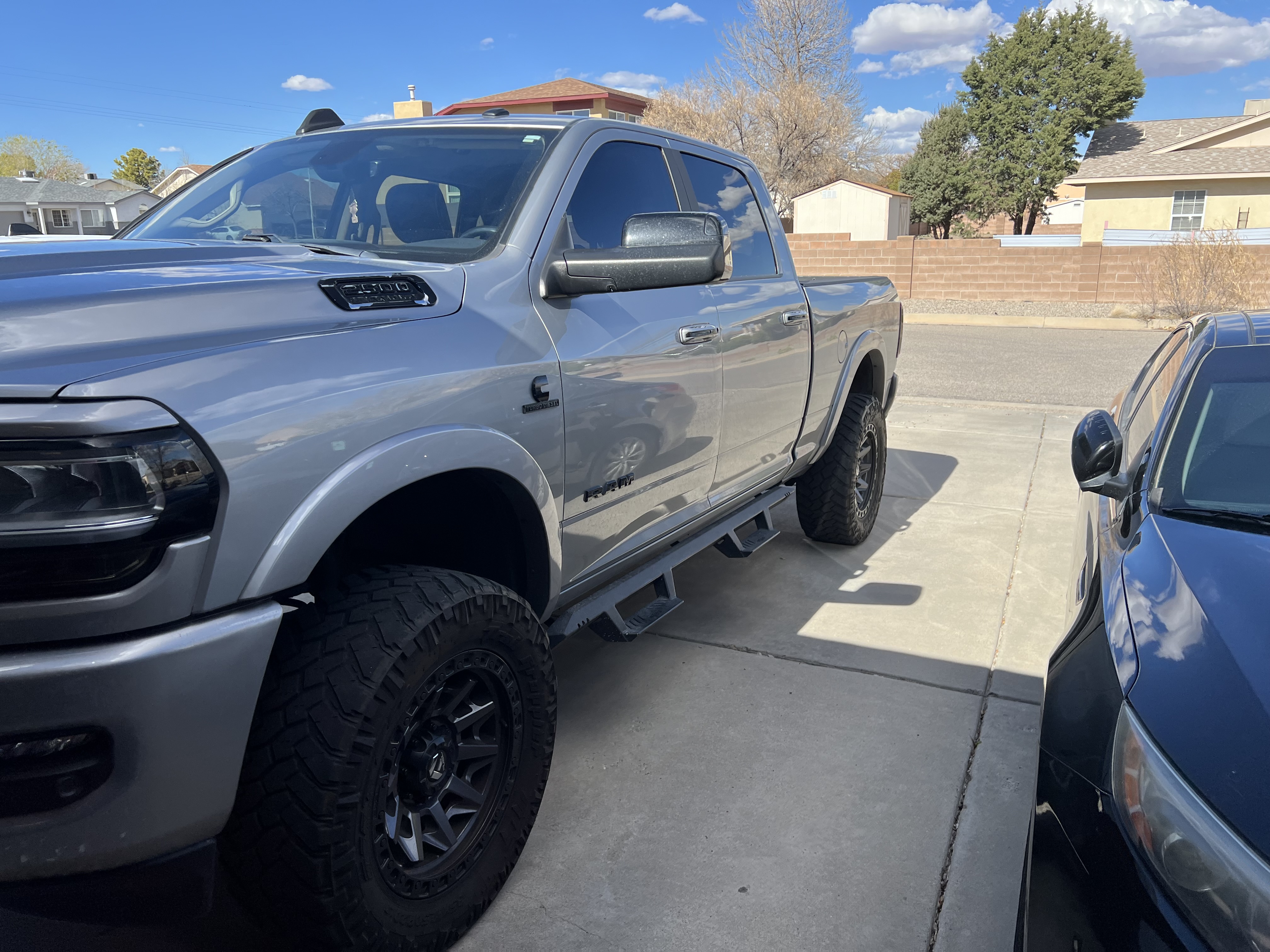 Used 2021 RAM 2500 Laramie AWD/4WD image 2