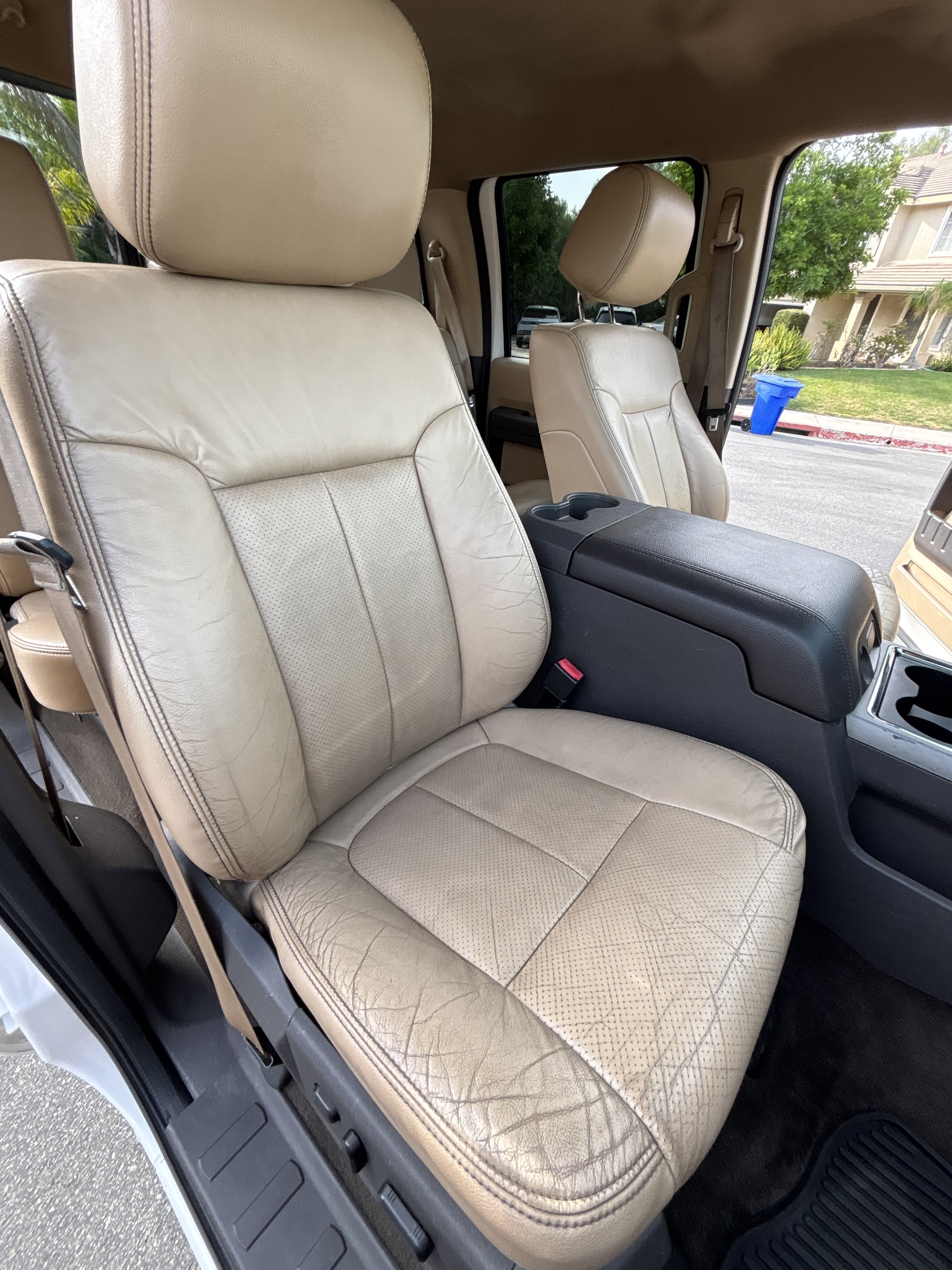 Used 2014 Ford F250 Lariat w/ FX4 Off-Road Package AWD/4WD image 12