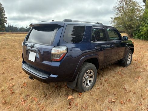 Used 2014 Toyota 4Runner Trail AWD/4WD image 9