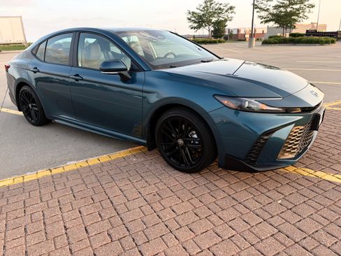 Used 2026 Toyota Camry SE w/ Multimedia Upgrade Package FWD image 2