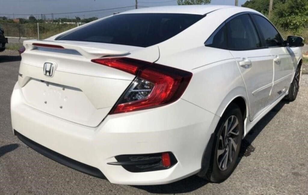 Used 2016 Honda Civic EX image 4