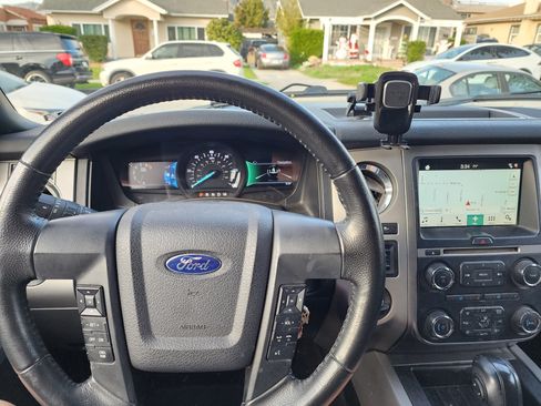 Used 2016 Ford Expedition EL XLT image 16