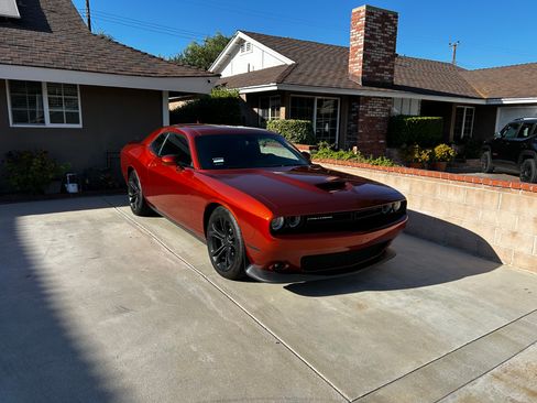 Used 2020 Dodge Challenger GT w/ Plus Package image 2