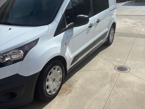 Used 2018 Ford Transit Connect XL image 2