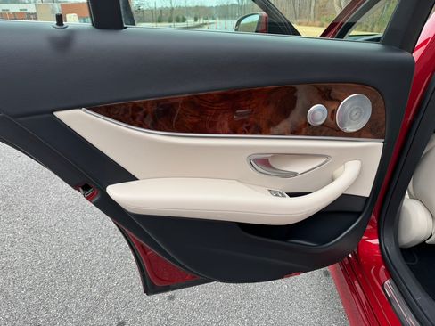 Used 2018 Mercedes-Benz E 300 image 21