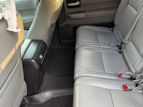 Used 2015 Toyota Sequoia Limited AWD/4WD image 19