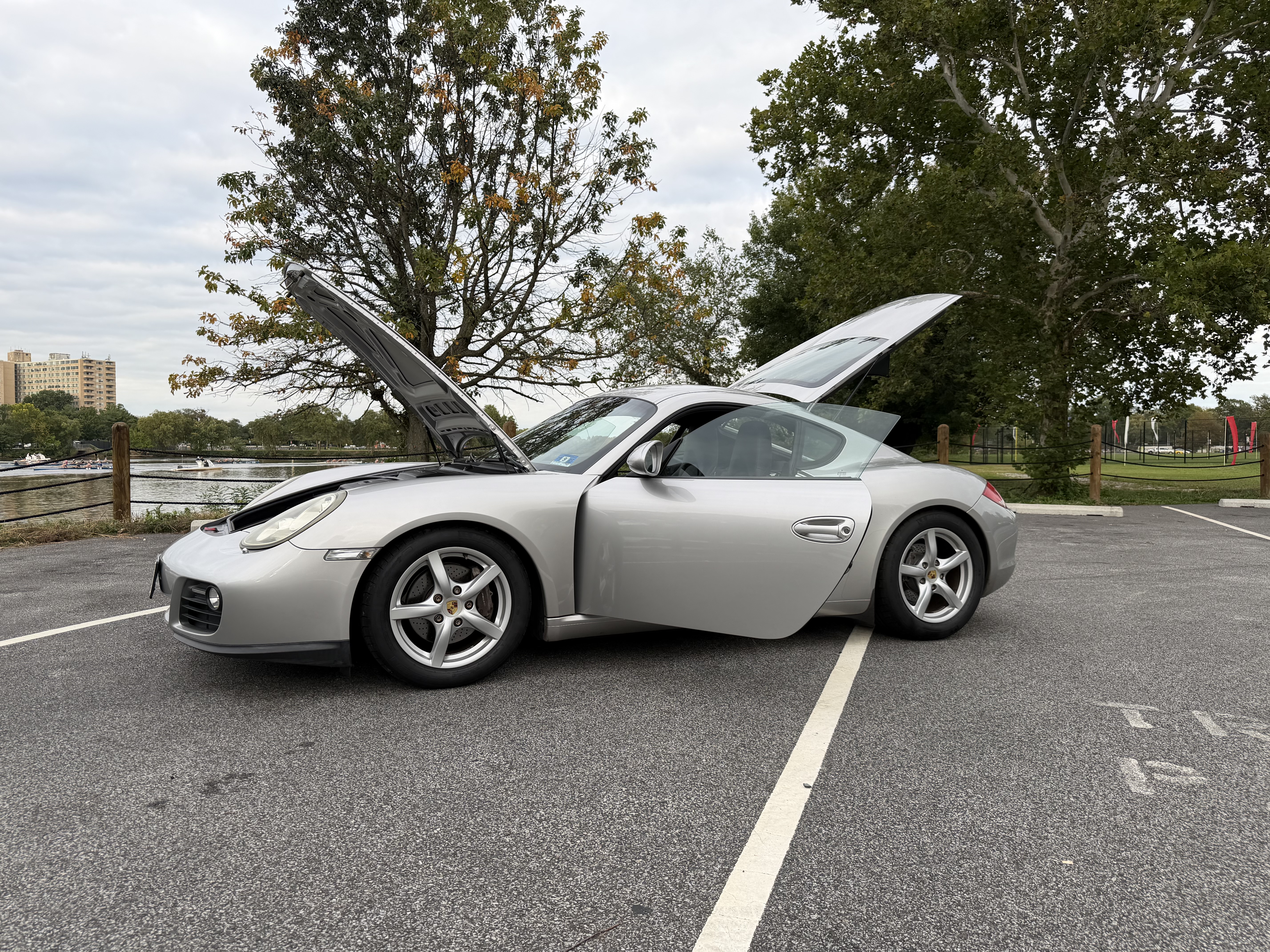 Used 2010 Porsche Cayman RWD image 14