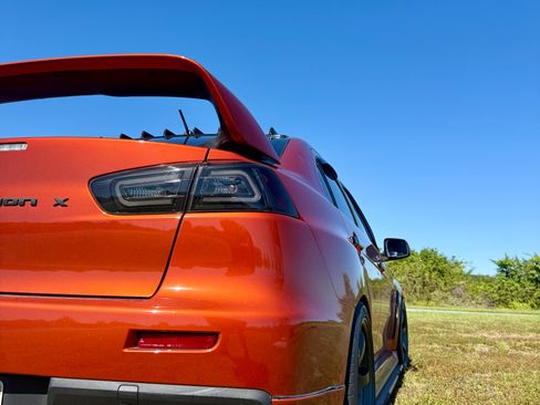 Used 2010 Mitsubishi Lancer Evolution GSR image 2