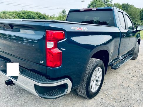 Used 2022 Chevrolet Silverado 1500 LT AWD/4WD image 8