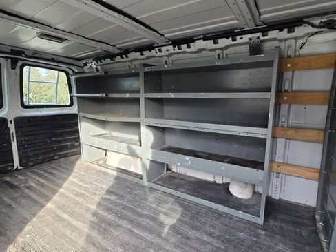 Used 2014 GMC Savana 2500 Van 3D image 10