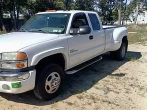 Used 2004 GMC Sierra 3500 SLT w/ Heavy-Duty Power Package image 12