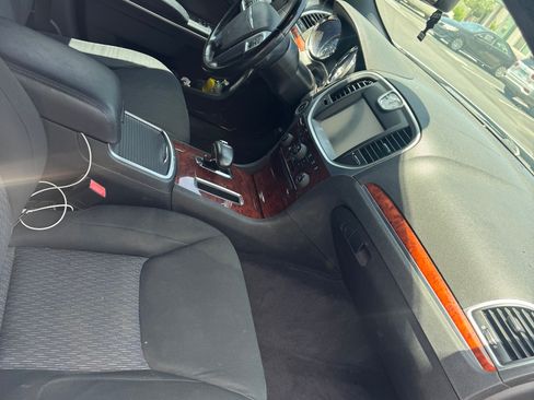 Used 2012 Chrysler 300 RWD image 9