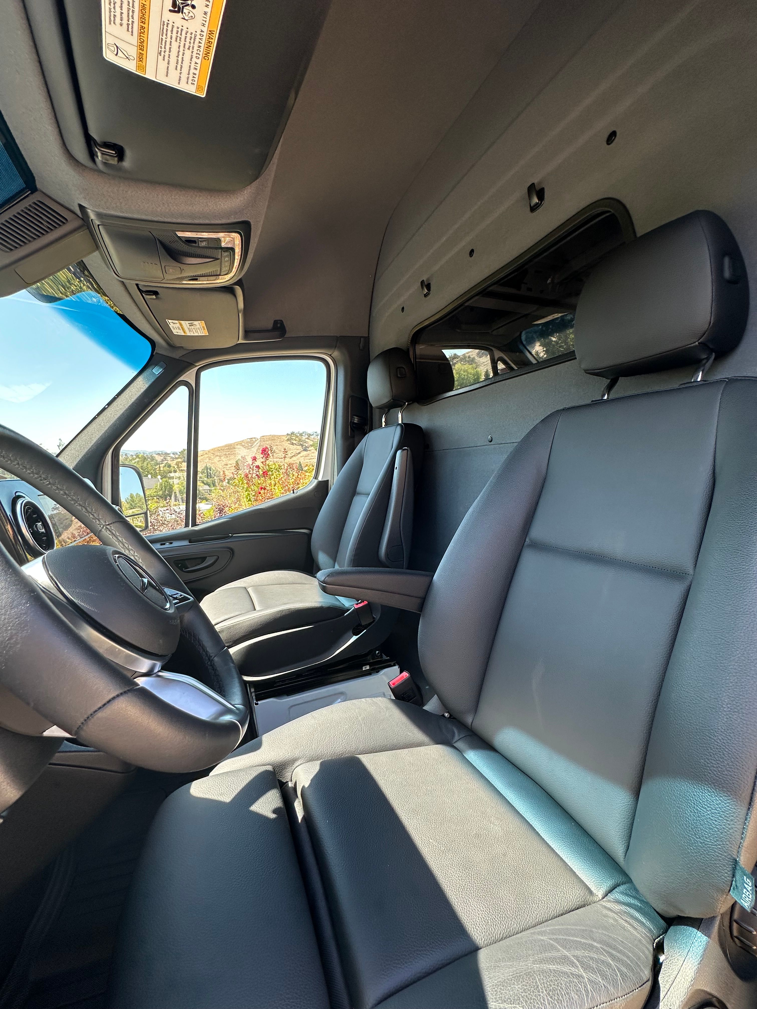 Used 2024 Mercedes-Benz eSprinter 170 Cargo image 12