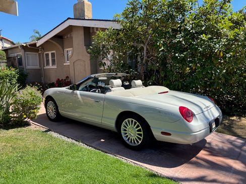 Used 2005 Ford Thunderbird 50th Anniversary image 1